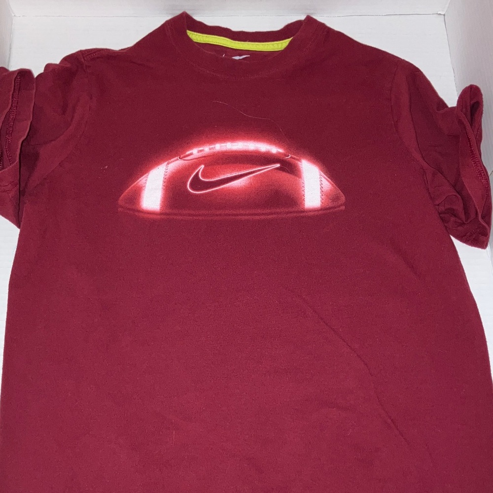 Nike Swoosh Maroon‎ Red Football Tee Big Kid Boys Large 10/12 Tee Shirt